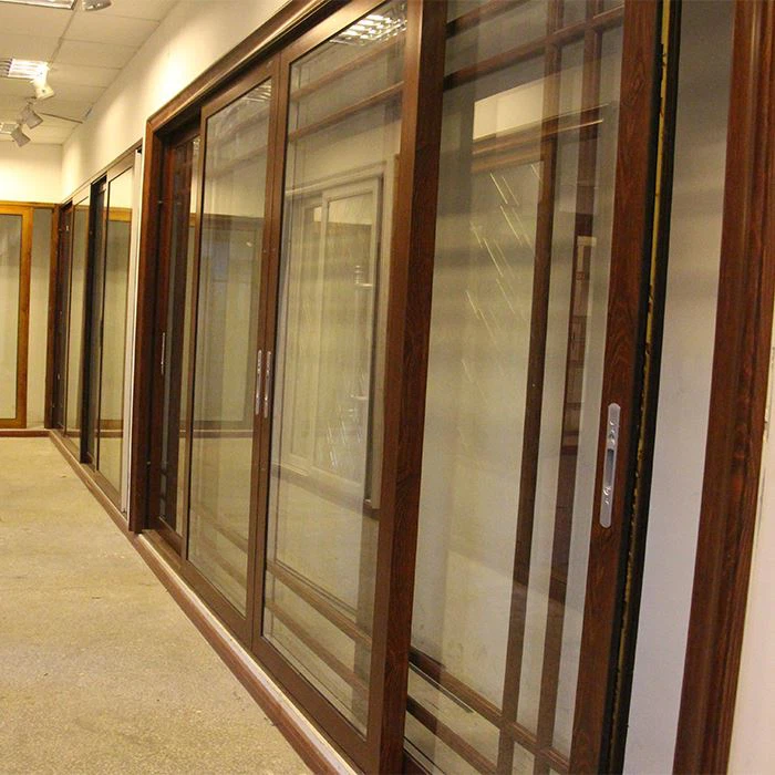 דלתות אלומיניום וזכוכית