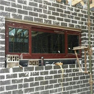 חלון אלומיניום עם זכוכית