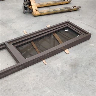 חלונות אלומיניום בצבע חום כהה